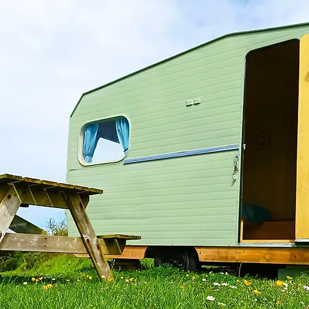 Camping Les Ronds Duval Face Aux Iles Anglo-Normandes Les Moitiers-d'Allonne Exterior photo
