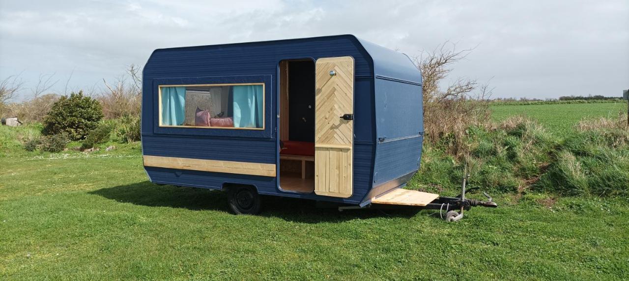 Les Ronds Duval Face Aux Iles Anglo-normandes Camping