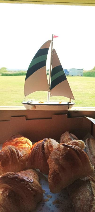 Les Ronds Duval Face Aux Iles Anglo-normandes * Les Moitiers-d'Allonne
