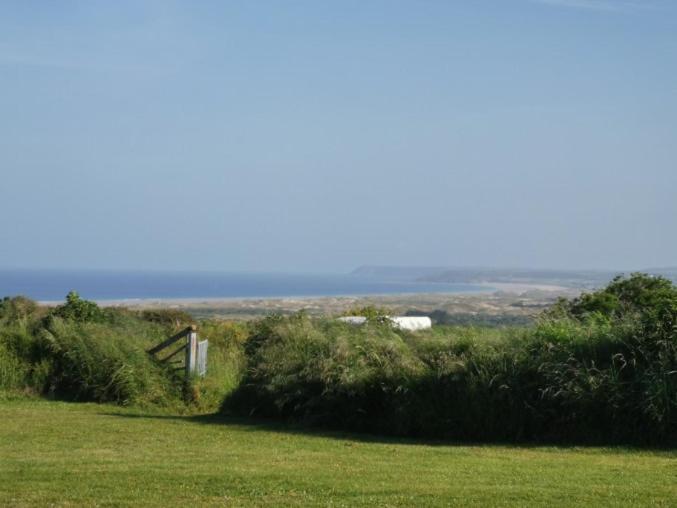 Les Ronds Duval Face Aux Iles Anglo-normandes Parque de Campismo *