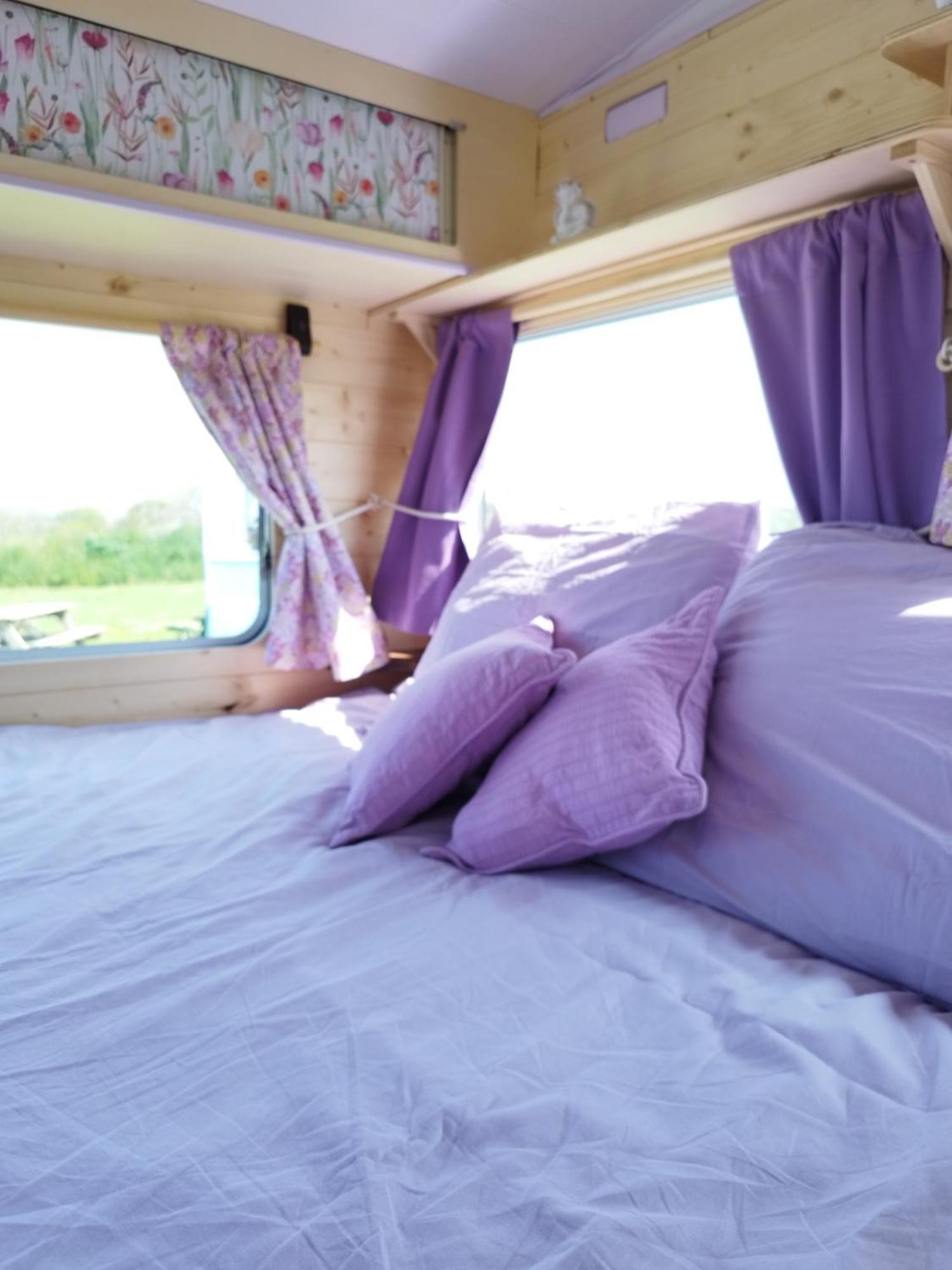 Les Ronds Duval Face Aux Iles Anglo-normandes Camping *