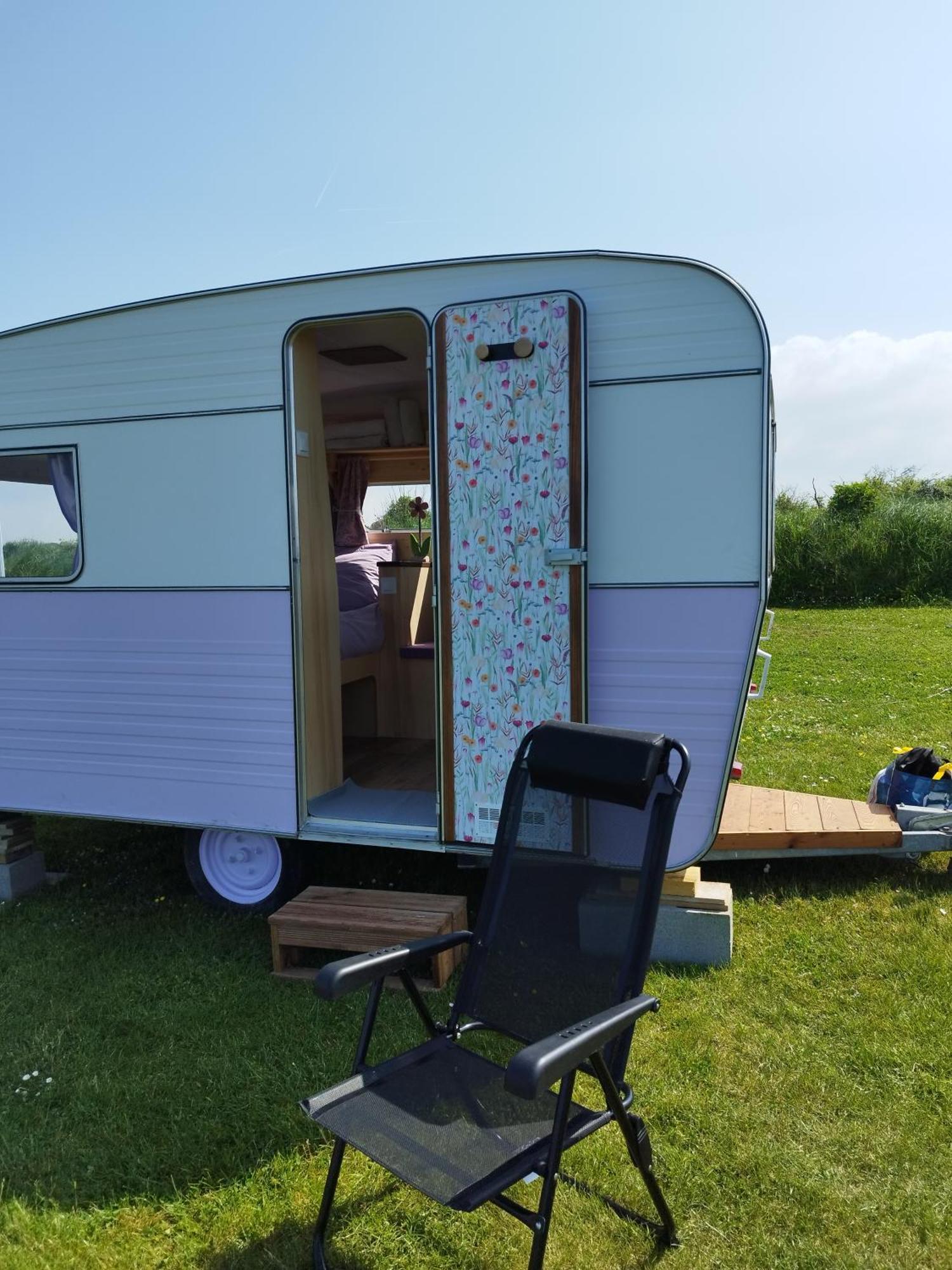 Les Ronds Duval Face Aux Iles Anglo-normandes Camping *